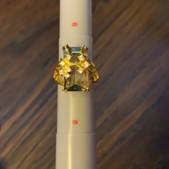 Gold Plate Over Sterling Silver Emerald Cut CZ Peridot Ring - Picture 4 of 6